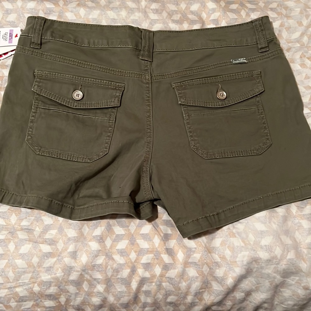 Union bay shorts green size 11 new